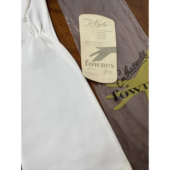 Vintage Womens Fownes Long White Gloves sz 6 - 7.5 Above the Elbow New NOS - Picture 7 of 9